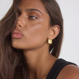 Willia Huggie Earrings | 18K Gold