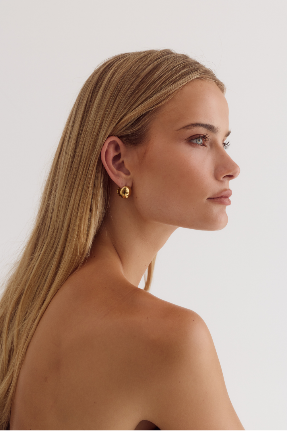 Odilla Huggie Earrings | 18K Gold