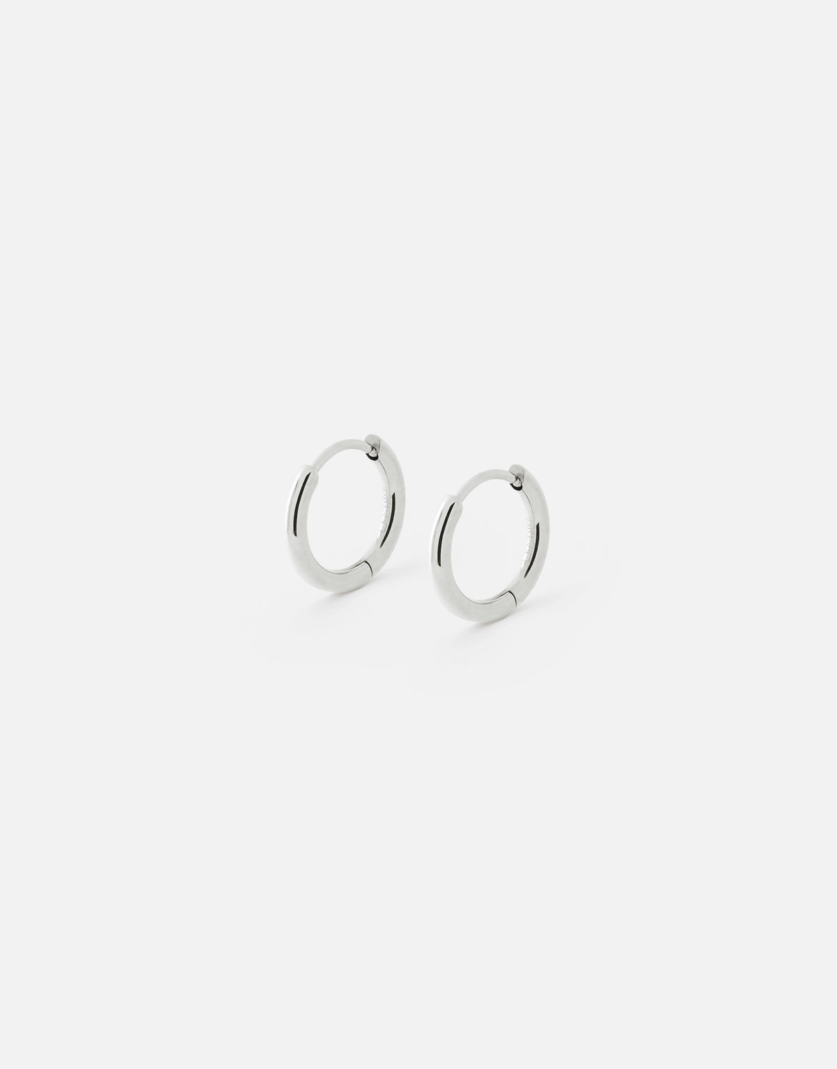 Rhi Huggie Sleeper Earrings | Silver