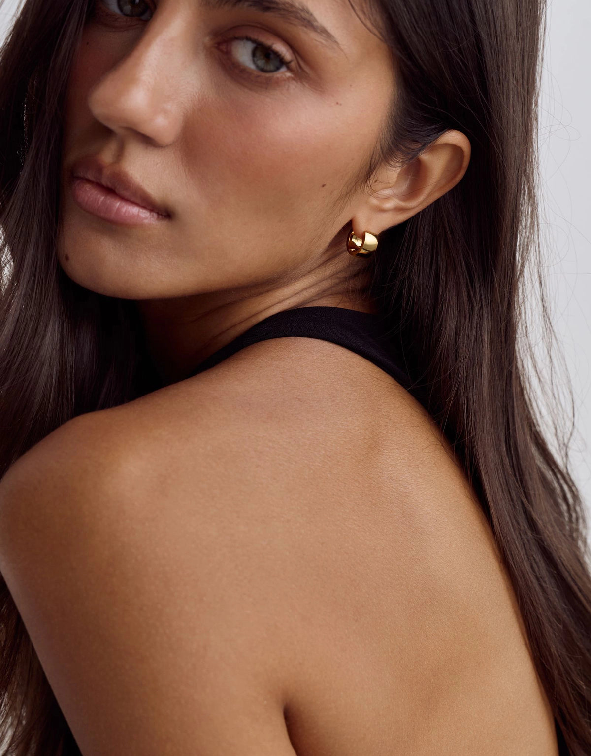 Maiya Huggie Earrings | 18K Gold