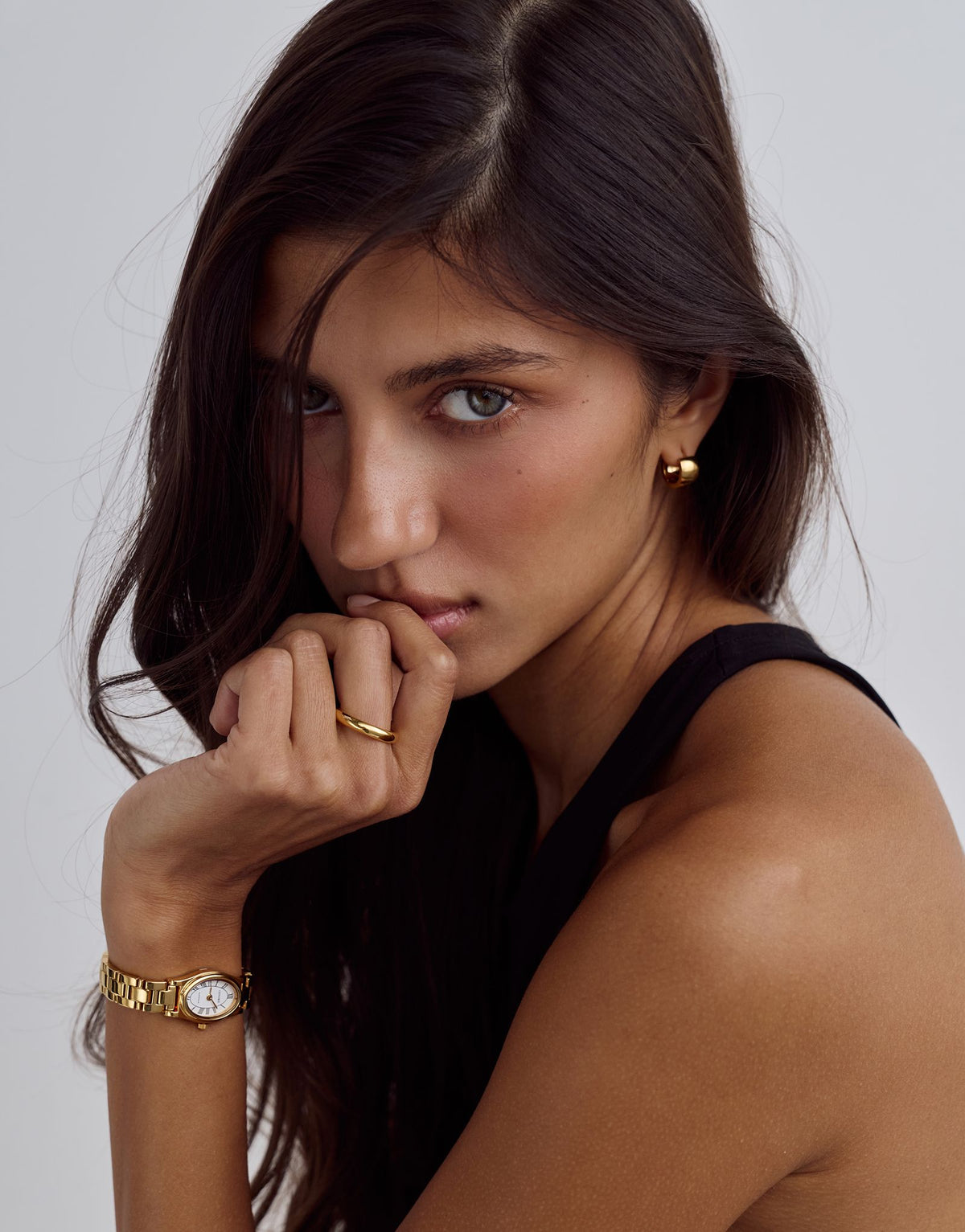 Maiya Huggie Earrings | 18K Gold